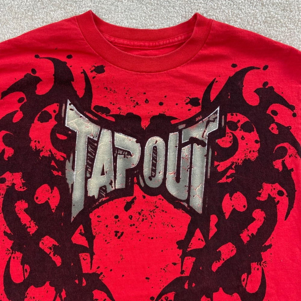 Vtg Y2K Tapout Graphic T Shirt Mens Medium Red Tribal MMA Silver Logo Tee
